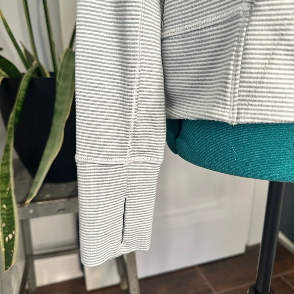 Athleta Pullover Women's Small Gray White Striped Hoodie Long Sleeve - Picture 3 of 12